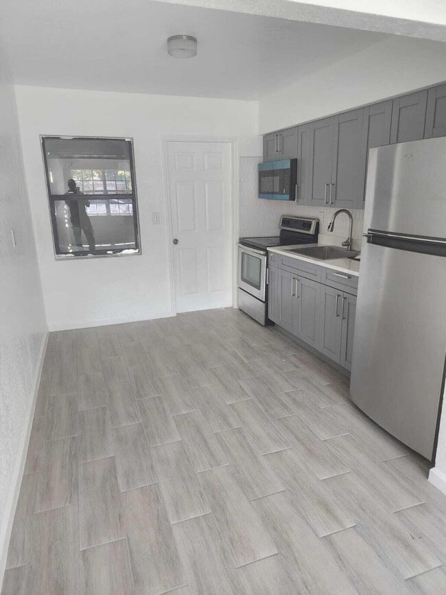 Foto del edificio - 1375 NE 147th St