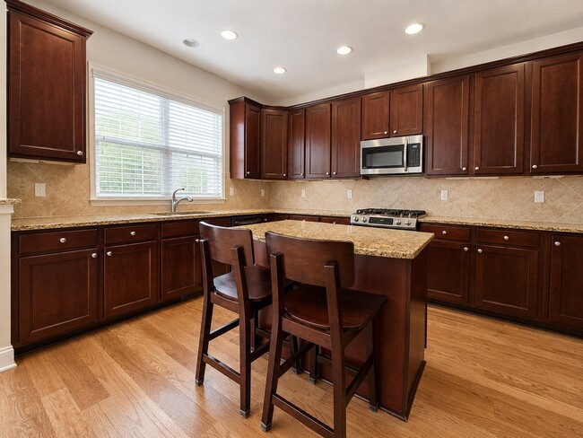 Building Photo - 5008 Ridgemont Walk