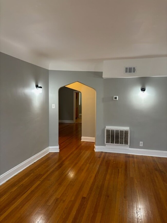 Building Photo - 5944 S Artesian Ave
