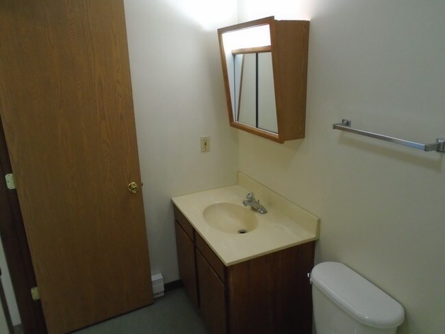 Bathroom - 206 S Galena Ave