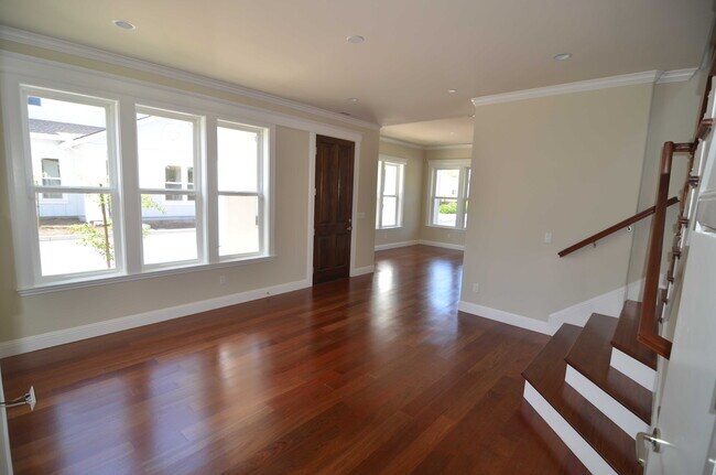 Building Photo - 1053 Boranda Ave