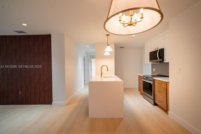 Foto del edificio - 1550 S Greenway Dr