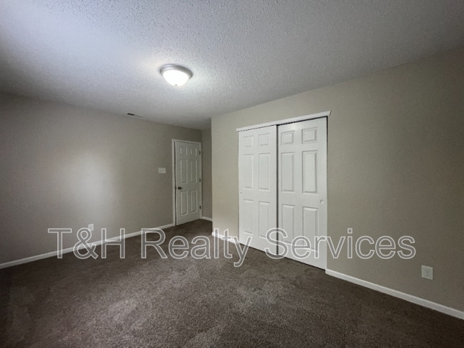 Building Photo - 6827 Amber Springs Way