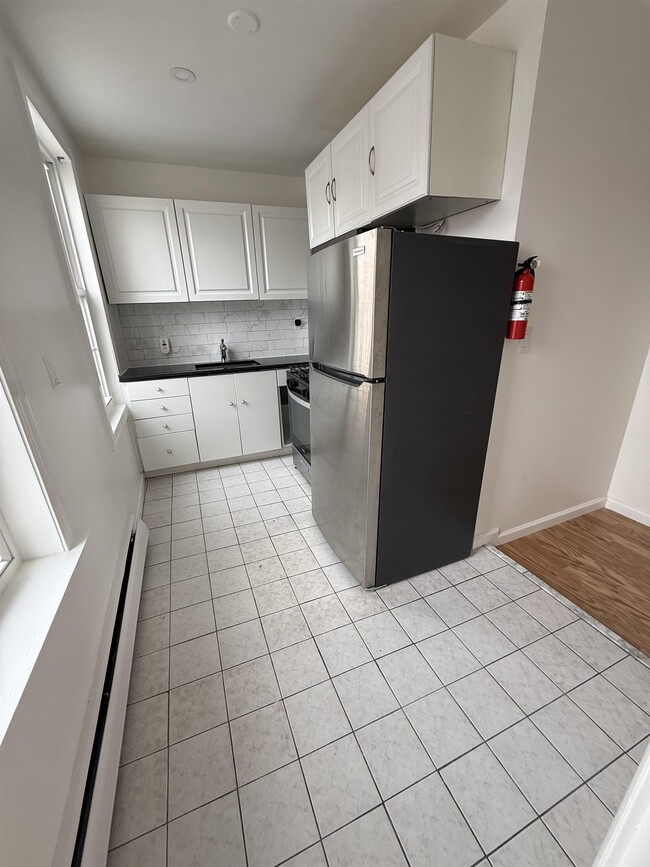 Foto del edificio - 106 Sherman Ave