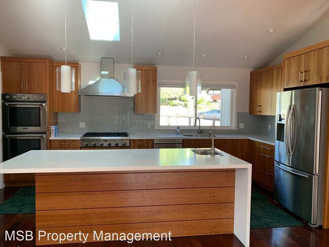 Building Photo - 6 br, 3.5 bath House - 5799 Balmoral Drive