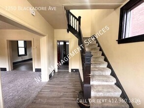 Building Photo - 1250 Blackadore Ave