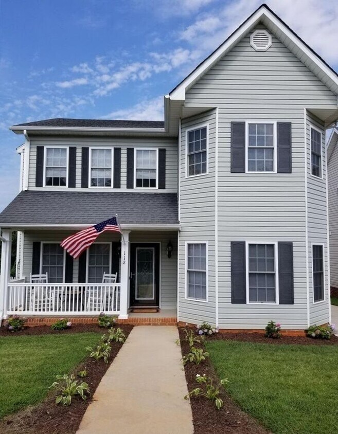 Primary Photo - 4 Bedroom Home in Lynchburg