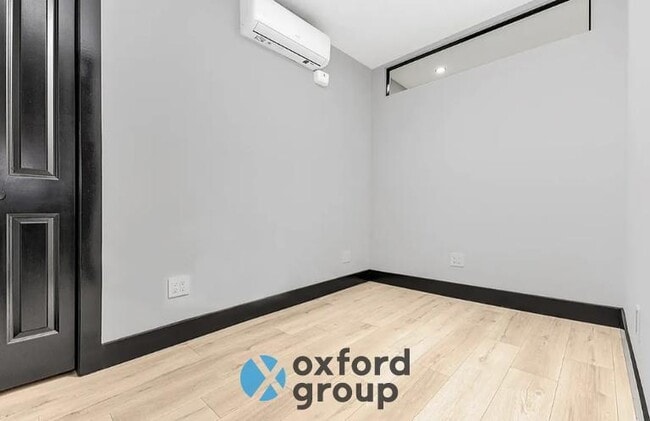 Building Photo - 3 bedroom in New York NY 10019