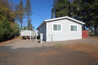 Building Photo - 5778 Stratton Ln