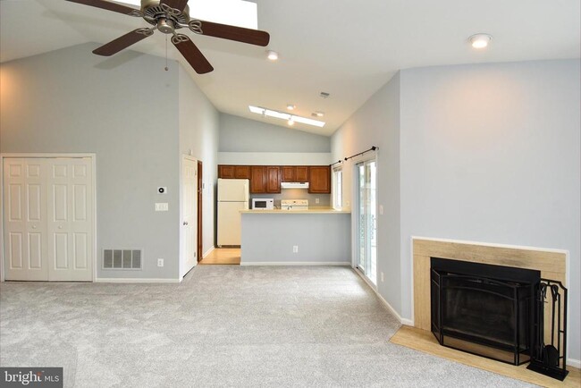 Building Photo - 4056 Grays Pointe Ct