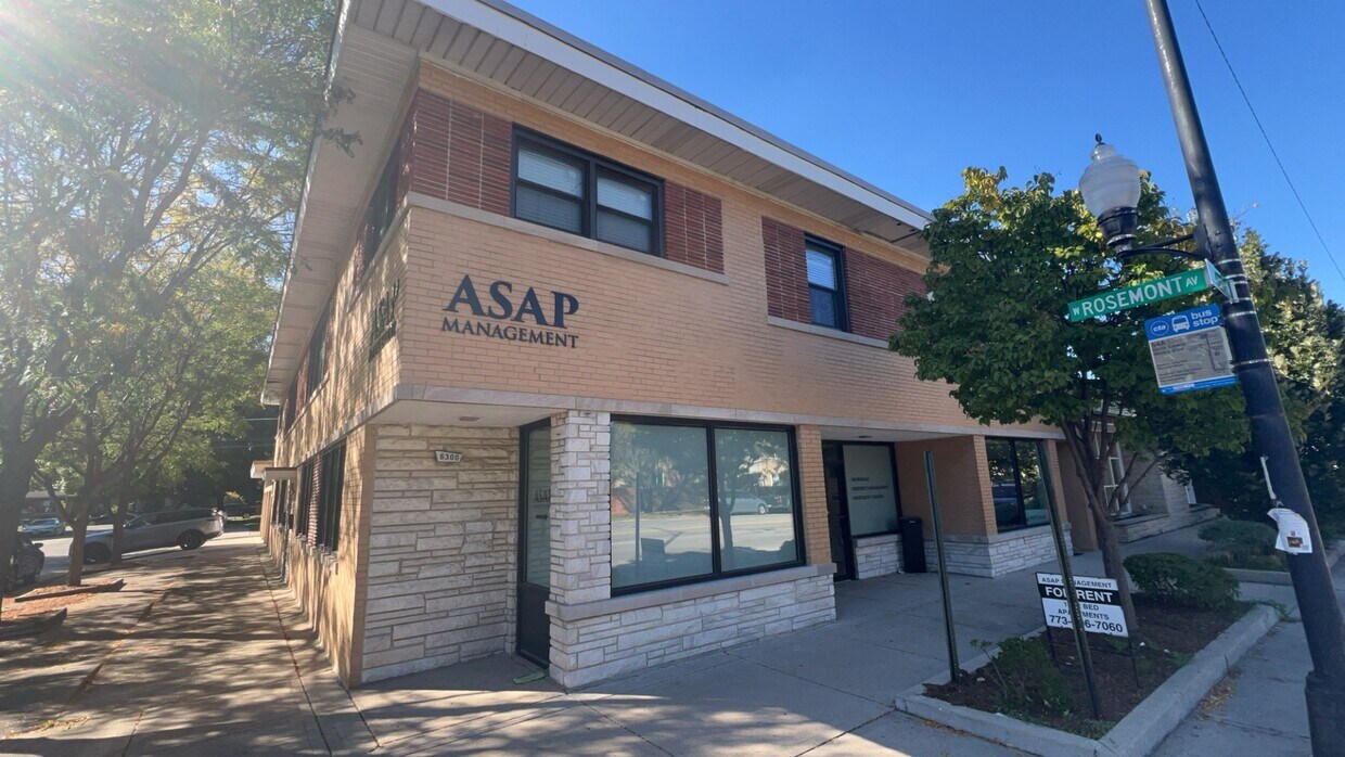 Primary Photo - 6304 N Cicero Ave
