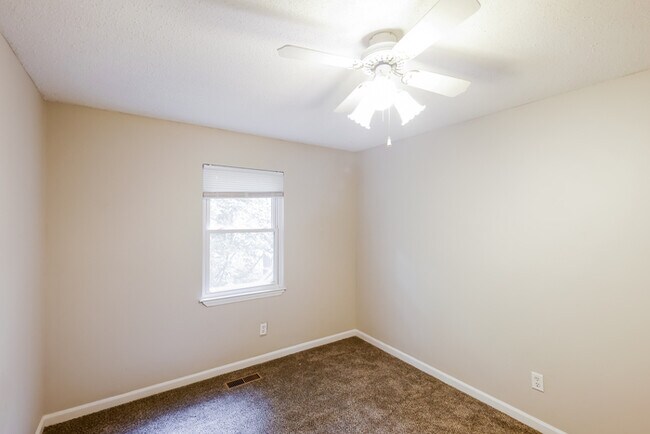 Foto del edificio - 5207 Broken Bow Ln