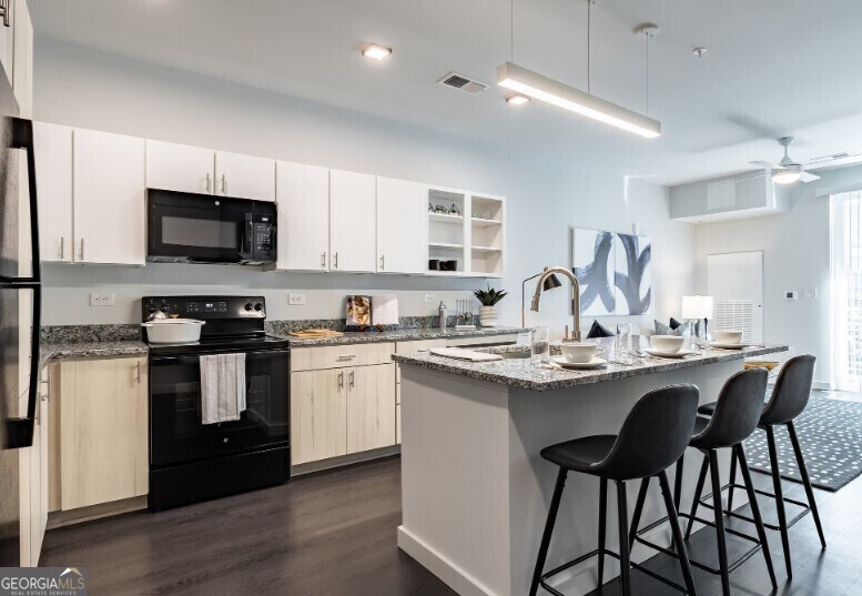 Foto principal - 750 Avondale Creek Dr.