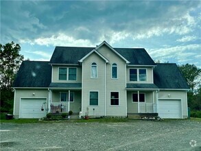 Building Photo - 1141 Bruyn Turnpike