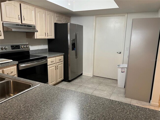 Building Photo - 7110 Cognac Dr