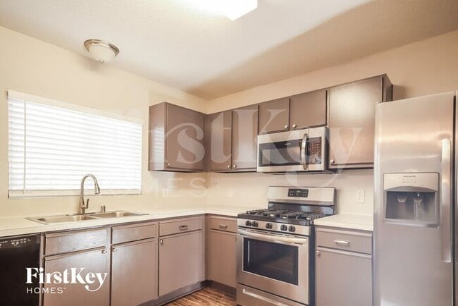 Building Photo - 7223 Foxcrest Ln