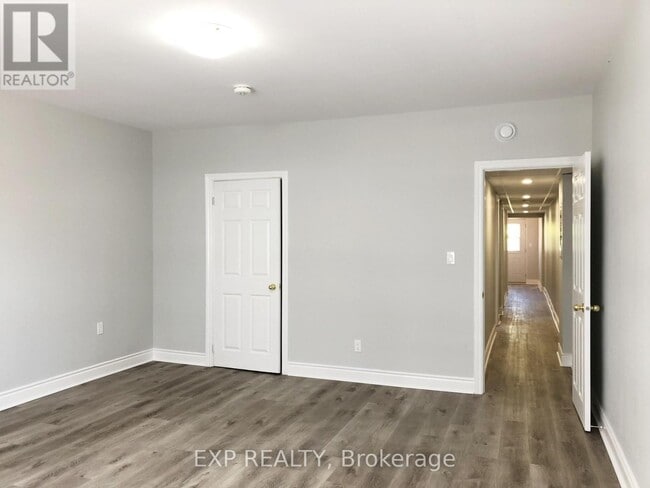 Photo du bâtiment - 2798 Dundas St W