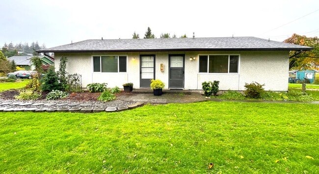 Foto del edificio - Fairhaven Recently Updated 2 Bedroom Duplex