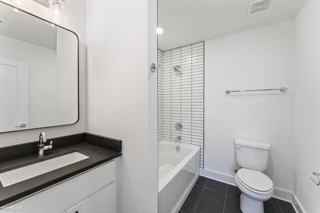 Building Photo - 3 br, 3.5 bath House - 621 Markham Street