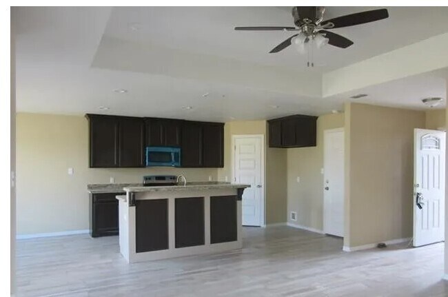 Foto del edificio - 9020 Empress Ln