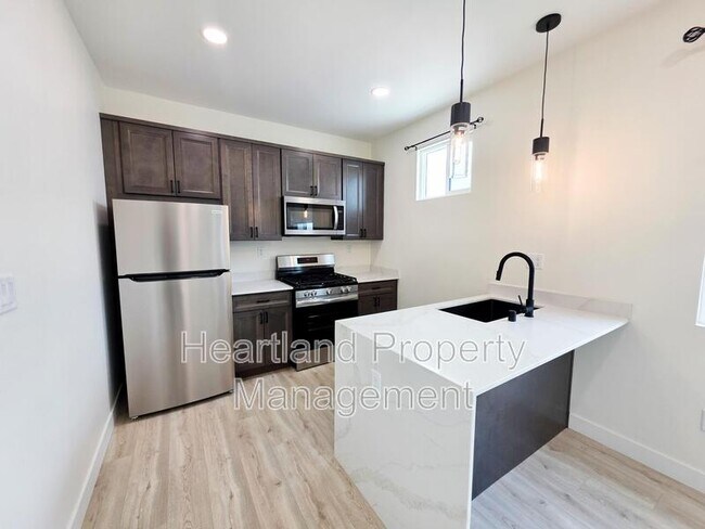 Foto del edificio - 3350 Lockwood Dr