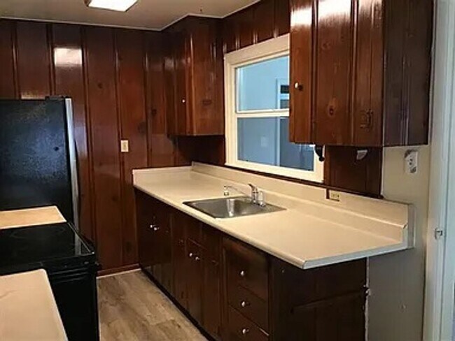 Foto del edificio - Available immediately! 1,700/mo 2BD/1BA ho...