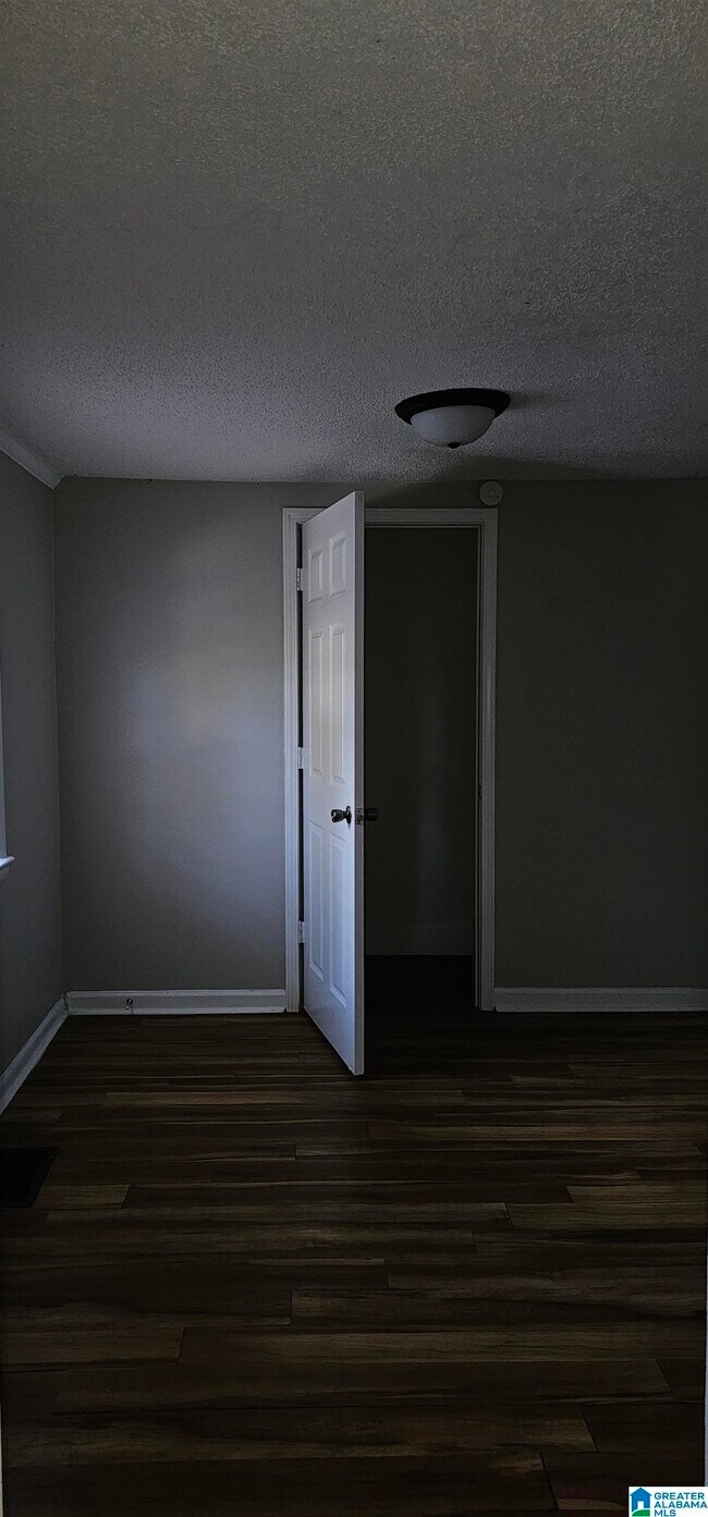 Foto del edificio - 528 Blue Bell Rd