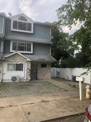 Foto principal - 43 Caswell Ave