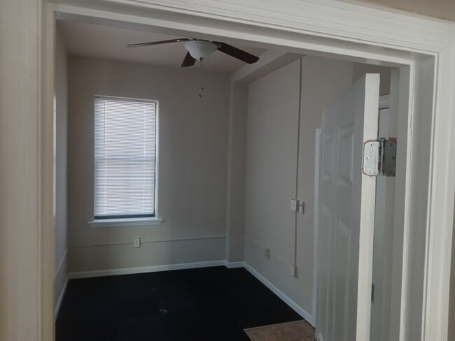 Building Photo - 229 W Steins St