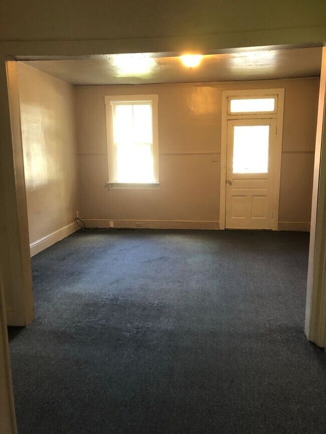 Building Photo - York Suburban Schools 3 BR
