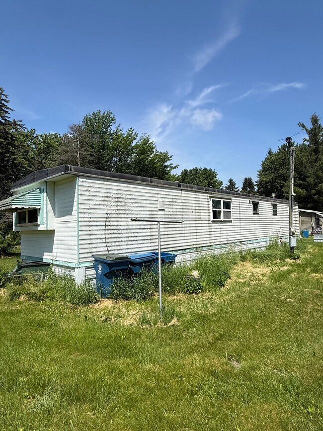 Foto del edificio - 1404 Rumbaugh Ln