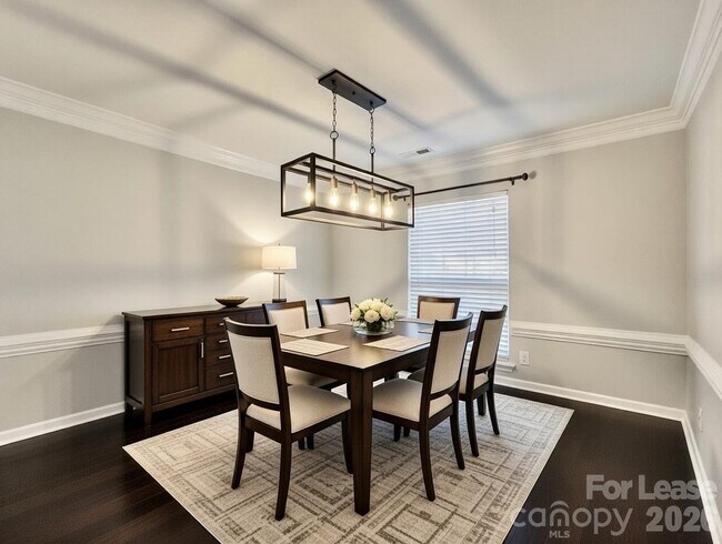 Foto del edificio - 4010 Suttle Pl