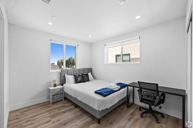 Building Photo - 3001 Van Buren Pl