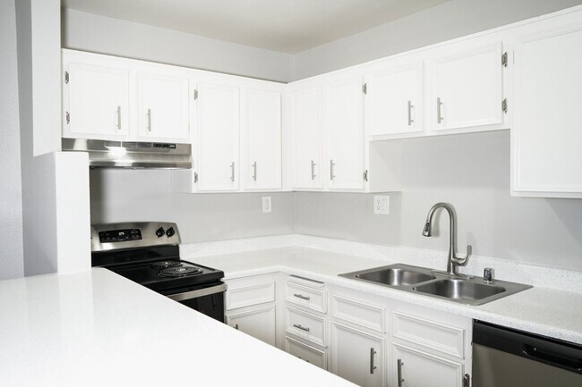 Foto del interior - Point Loma Bay Apartments | Coastal Living Near the Beach