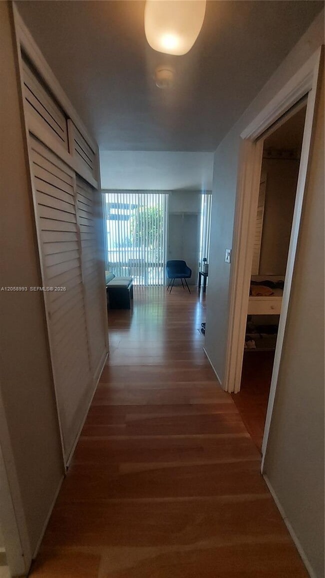 Building Photo - 1408 Brickell Bay Dr