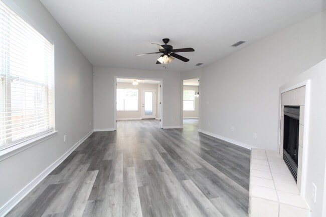 Building Photo - West Pensacola 4-Bedroom Home with Bonus R...