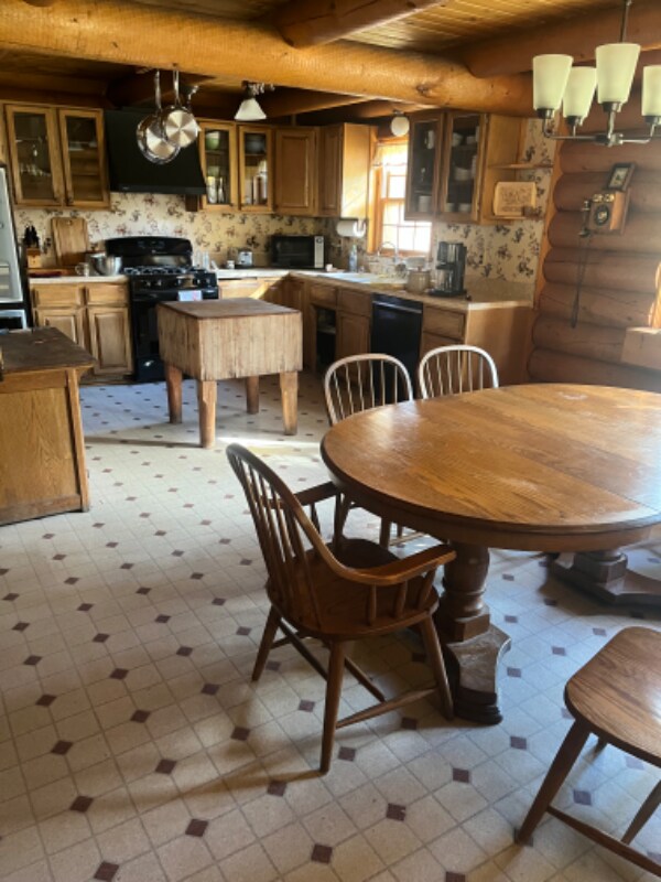 Primary Photo - 502 Snowberry Ln