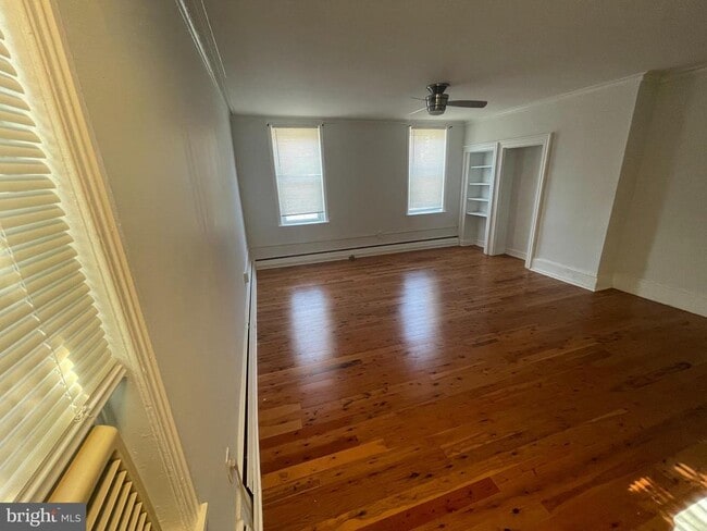 Building Photo - 715 S 19th St