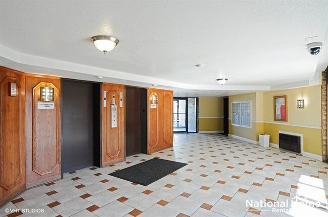 Building Photo - 5348 N Cumberland Ave
