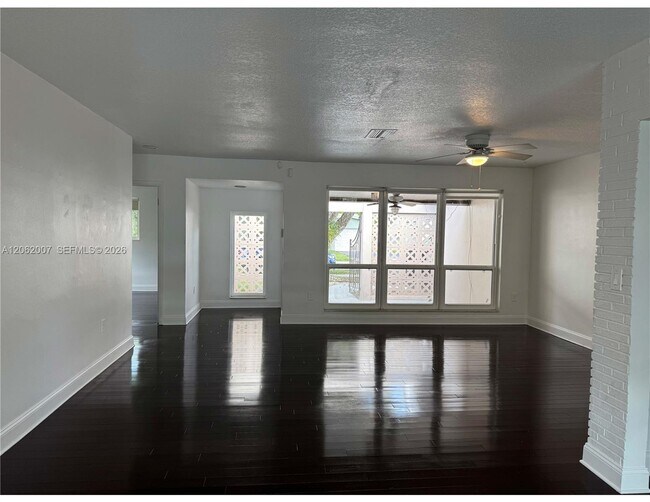 Foto del edificio - 5320 SW 89th Ave