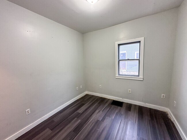 Foto del edificio - 921 4th St NW