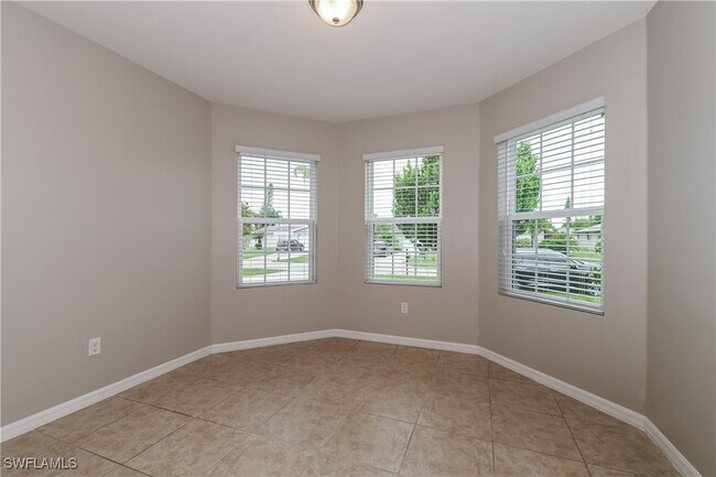 Foto del edificio - 1210 SE 33rd Terrace