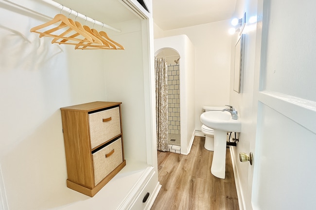 Building Photo - 2606 Normandie Ave