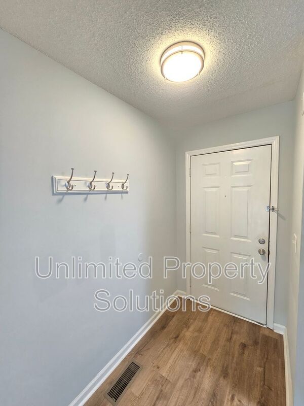 Building Photo - 5211 Lapaloma Ct