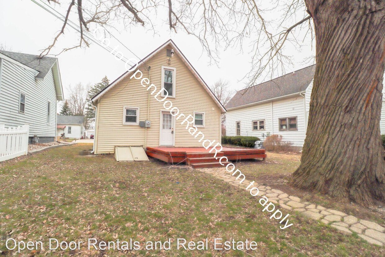 Primary Photo - 2 br, 1 bath House - 613 E 9th ST