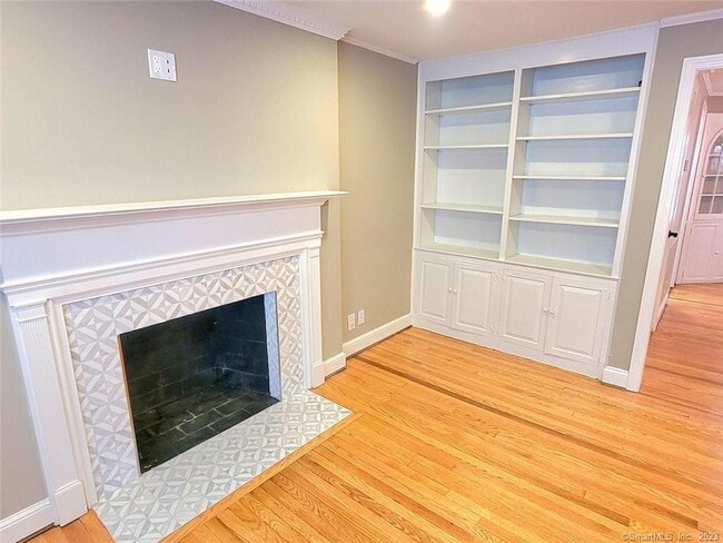 Building Photo - 7 Greensview Dr