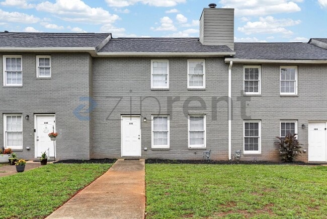 Building Photo - Unit 131