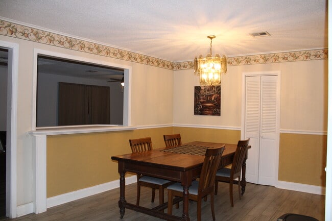 Foto del edificio - 9 Gerard Ct