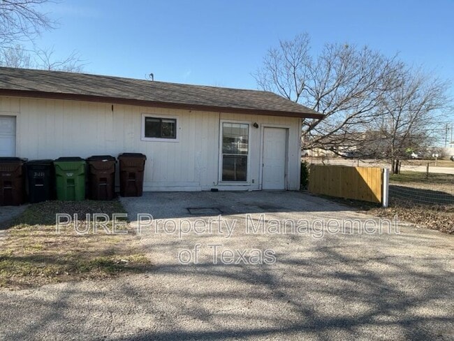 Building Photo - 308 Highland Estates Dr