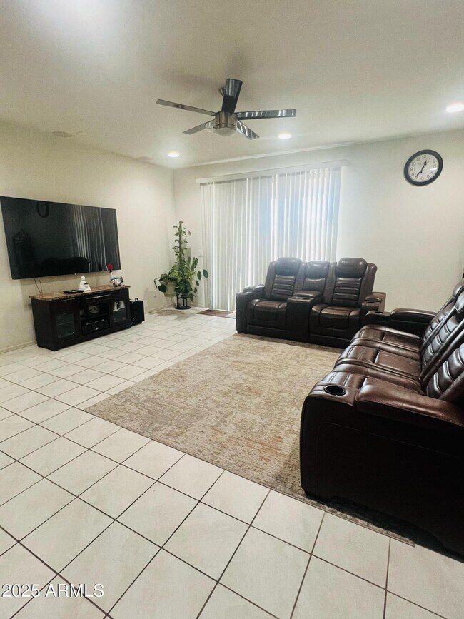 Foto del edificio - 7035 W Maya Way